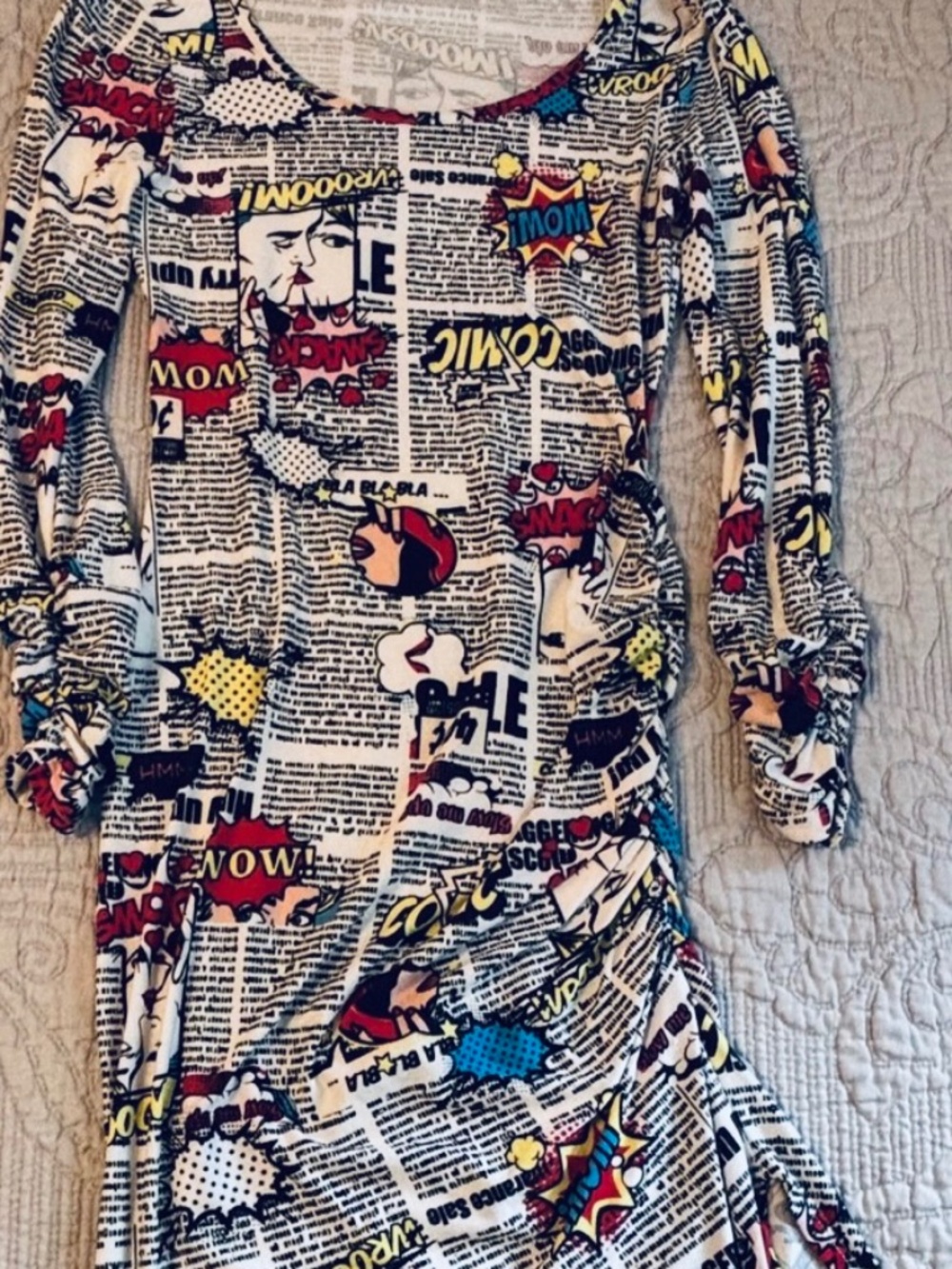 Almost Famous Long Sleeves Dress Sz small cartoon graphics Preowned